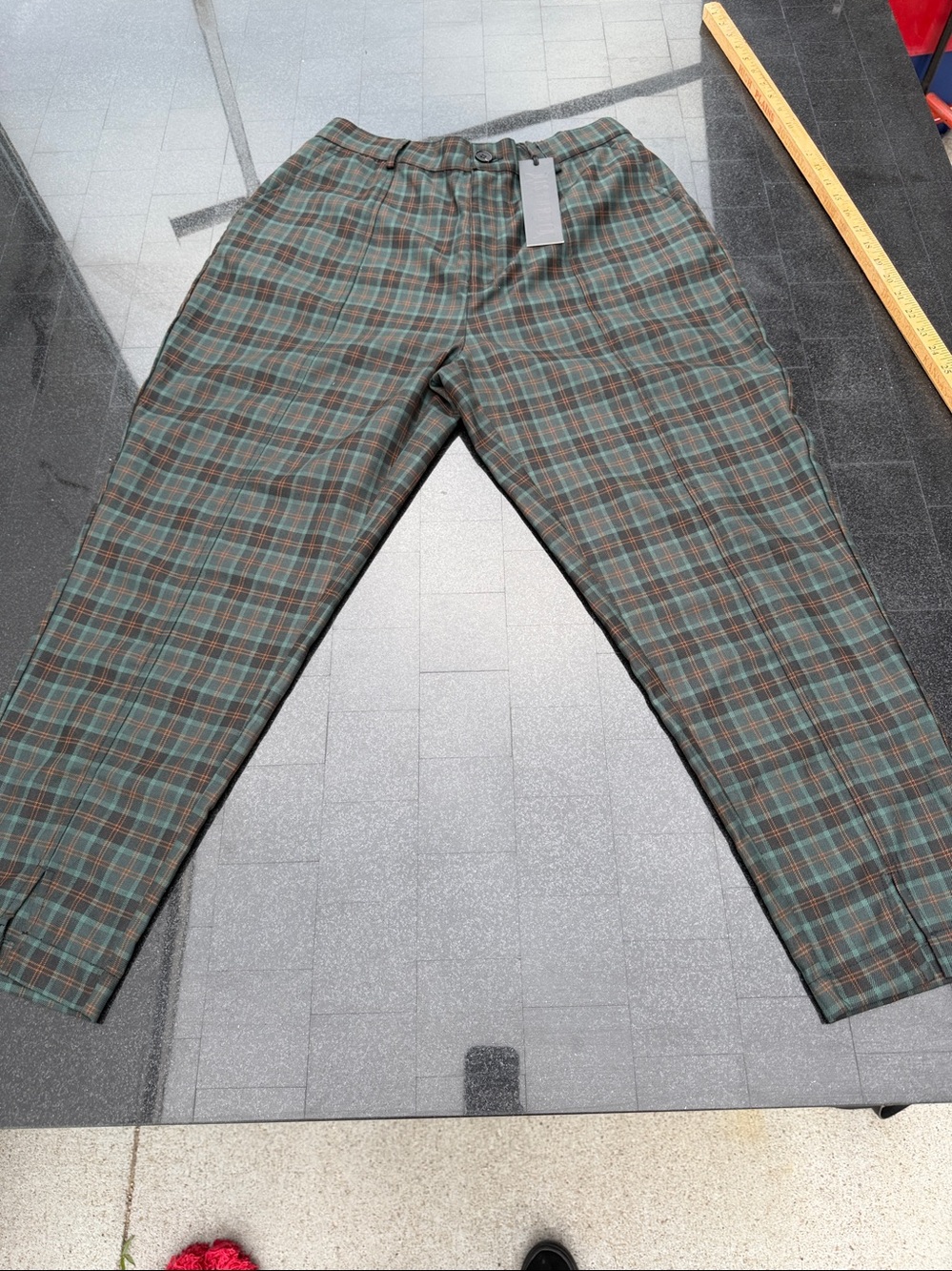 DISTURBIA Nightingale Split Tapered Trousers Green Plaid Size US 10 NEW NWT - Picture 2 of 12